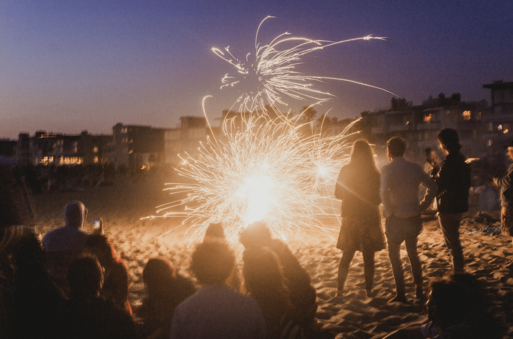 Svētku salūts, petardes, pirotehnika, peonija